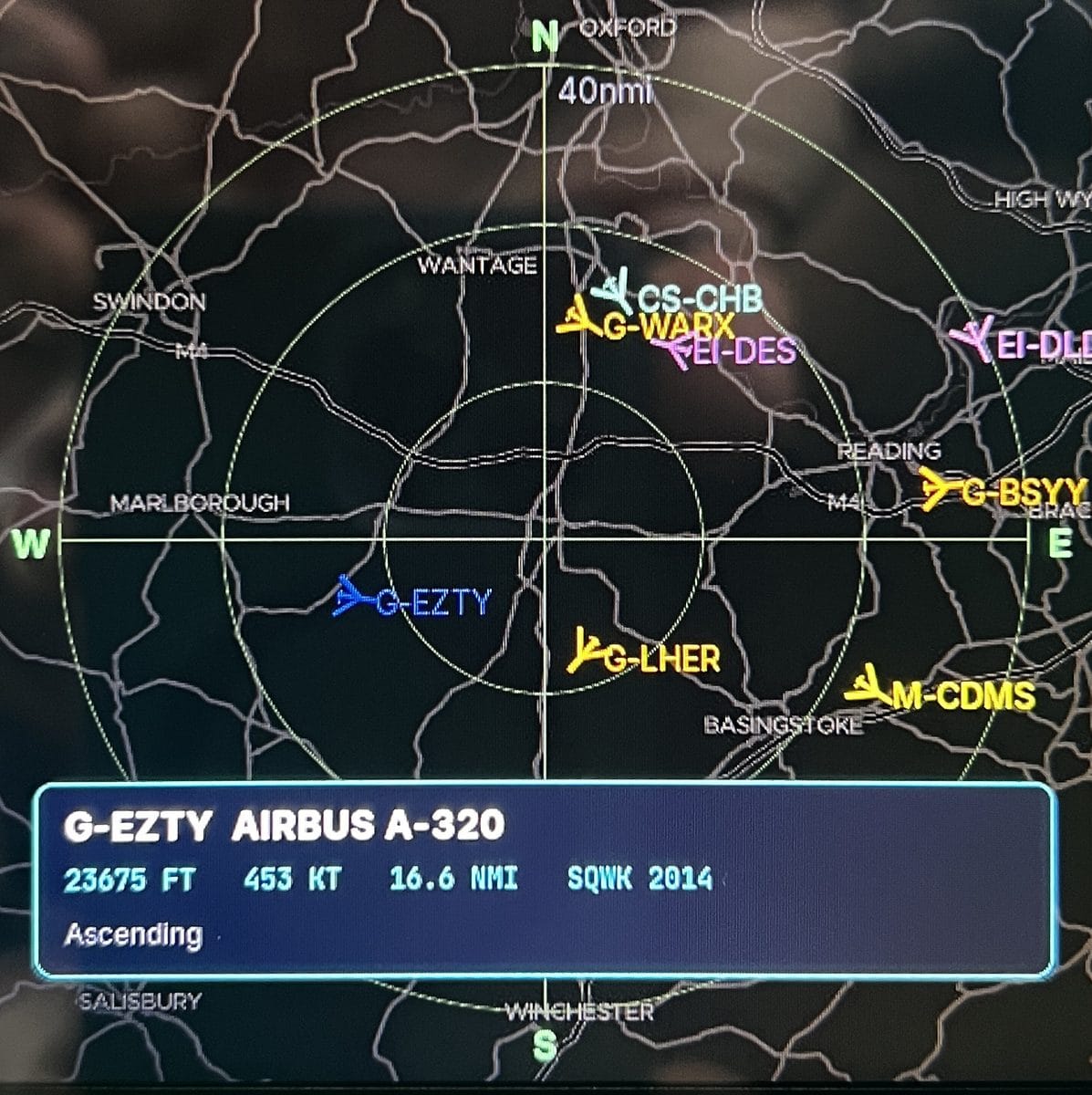 Radar display with G-EZTY Airbus A-320 detail card